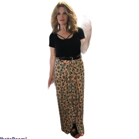 Oliviaceous 2 piece print crop top and maxi skirt - Picture 7 of 8